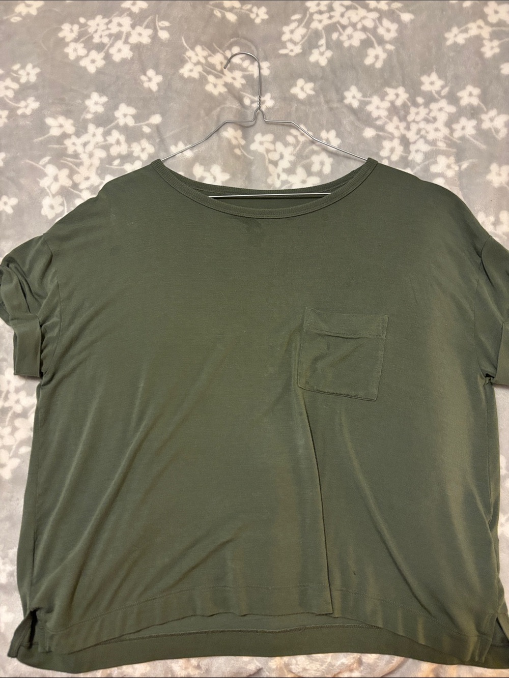 American Eagle Outfitters Olive Green Short Sleeve Pocket Tee